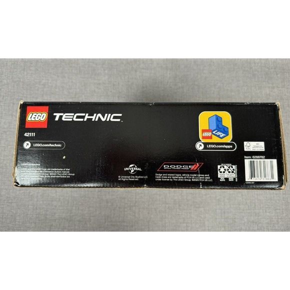 LEGO TECHNIC: Dom's Dodge Charger (42111) - Picture 6 of 10